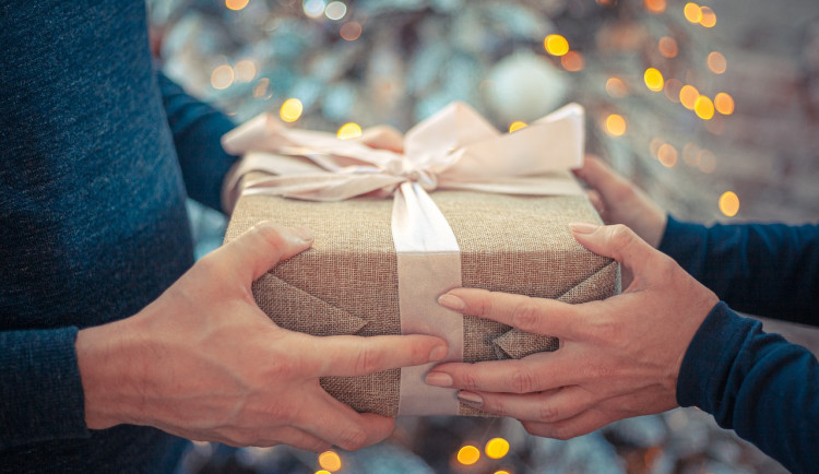 gift-4669449_1280