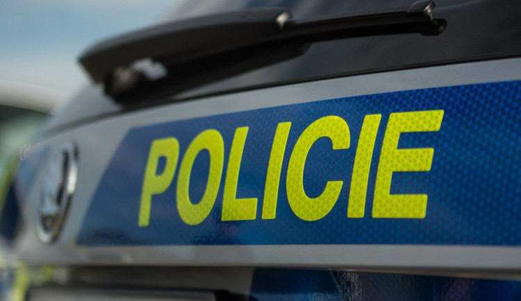 Pohřešovaného seniora našli policisté bez známek života. Příčinu úmrtí určí pitva