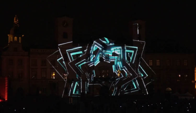 VIDEO: Hradec Králové představil novoroční videomaping. Jak se vám líbil?