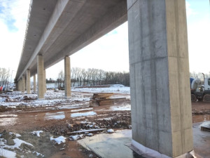 VIDEO: Stavba obchvatu Jaroměře je za polovinou. V provozu by měl být od září