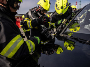 Do modernizace techniky a zázemí hasičů v kraji minulý rok hejtmanství investovalo 88 milionů korun