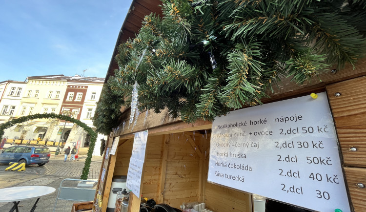 Vánoční trhy na Velkém náměstí se nám nelíbily, rozhodli čtenáři Hradecké Drbny v anketě
