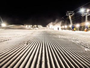 Skiareály lákají na další sjezdovky a večerní lyžování