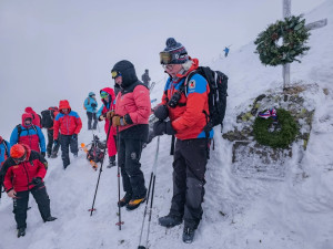 Horská služba v Krkonoších cvičí záchranu z lavin. Předvedla nový lavinový modul