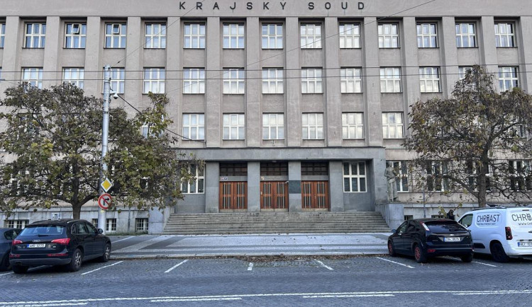 Hradecký krajský soud poslal muže za pokus o vraždu na šest let do vězení