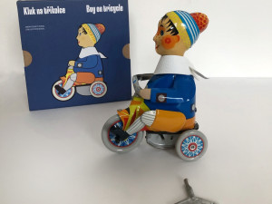 Nové upomínkové předměty kraje sází na tradici