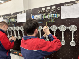Na trhu mohou chybět elektrikáři, kteří se starají o distribuční síť. EG.D otevírá nové třídy