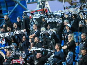 Hradečtí policisté dohlédnou odpoledne na fotbalové fanoušky, do Hradce míří Klokani