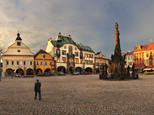 Dvůr Králové nad Labem chystá nákladnou opravu dvou historických domů na náměstí