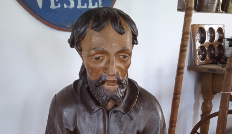 Hradecká policie zajistila umělecká díla ukradená před desítkami let