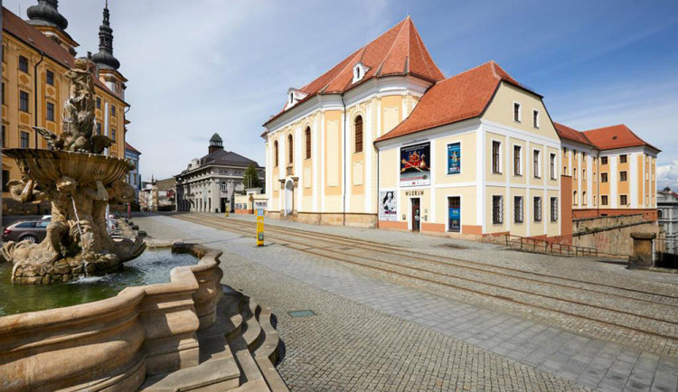 Uzavřený sál Vlastivědného muzea v Olomouci prochází odbornou opravou. Hotovo bude v květnu
