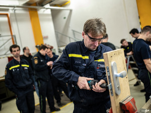 Případů, kdy hasiči vyjíždějí k nouzovým otevření prostor, přibývá