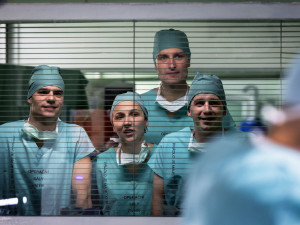 Česká televize odvysílala poslední díl seriálu Smysl pro Tumor natočený v Hradci Králové. Slaví úspěch