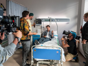 Česká televize odvysílala poslední díl seriálu Smysl pro Tumor natočený v Hradci Králové. Slaví úspěch