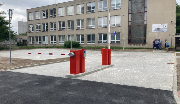 Další etapa opravy ZUŠ Střezina v Hradci Králové začne na jaře. Opraví se pavilony klasické hudby