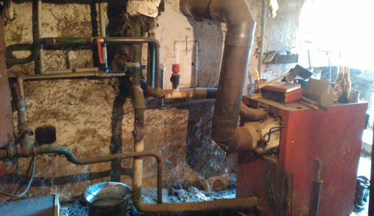 Nízkopříjmové rodiny mohou v hradeckém kraji žádat o peníze na nový kotel