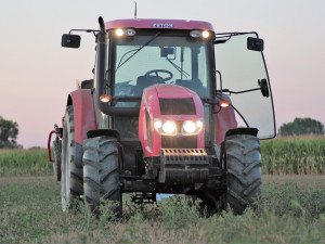 Zemědělci vjedou s traktory do Hradce Králové, na dohled jsou další protesty