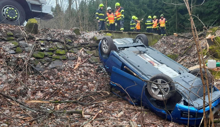 Auta, telefony i chytré hodinky stále častěji volají při nehodách pomoc. Někdy je ale výjezd IZS zbytečný