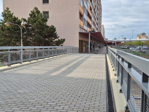 Na Benešově třídě v Hradci Králové otevřeli novou lávku za více než deset milionů