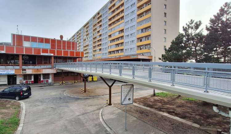Na Benešově třídě v Hradci Králové otevřeli novou lávku za více než deset milionů