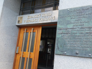 Obžalovaní u soudu v Hradci Králové odmítli, že by muže na Svitavsku zavraždili