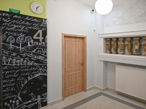 Dvůr Králové dokončil opravu bývalé ZŠ Komenského. Změnila se v administrativní budovu úřadu