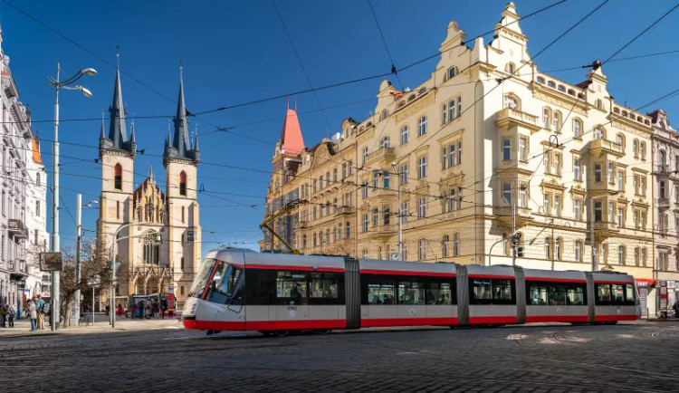 Opravy tramvajových tratí zkomplikují v Praze dopravu. Podívejte se na velký přehled