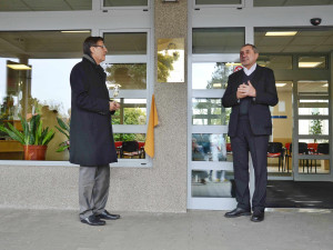 Pamětní deska ve Fakultní nemocnici Hradec Králové připomíná lékaře Lea Steinharta