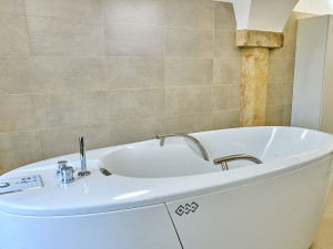 Poslední den sbírky. Pomozte budovat naději pro lidi s roztroušenou sklerózou v hradeckém kraji