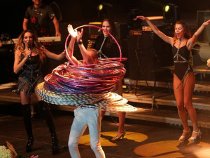 Patrik Jandejsek na pódiu s Olgou Lounovou