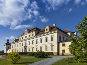 Rychnovský zámek zahájil sezonu, přišly stovky návštěvníků. Více než loni