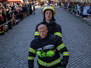 Lidé obdivovali na náměstí v Jičíně hasiče v akci