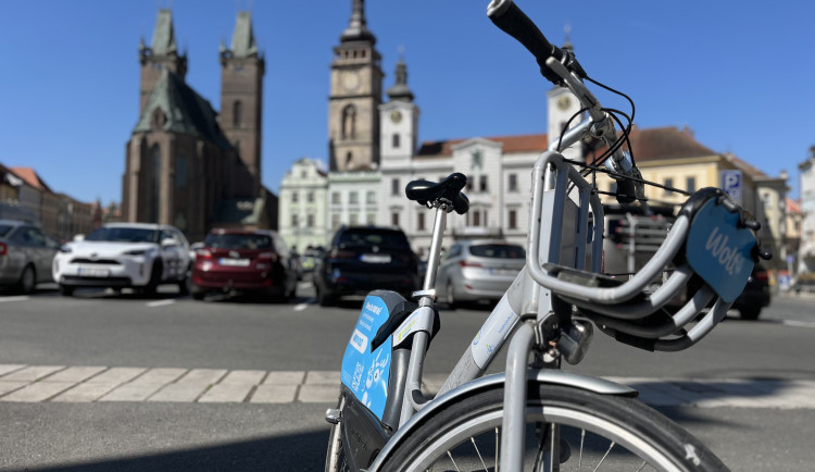 Z programu na sdílená kola v hradeckém kraji půjde podpora do osmi měst a obcí