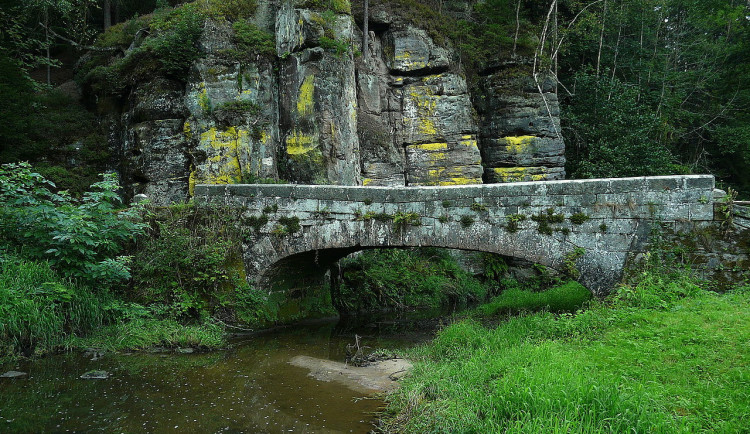 Hradecký kraj pomůže se záchranou Podsemínského mostu v Českém ráji