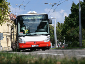 Hradecký dopravní podnik a ČSOB řeší problém s placením jízdného bankovní kartou