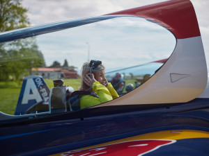 Aviatická láká na nové figury Martina Šonky i výsadek parašutistů