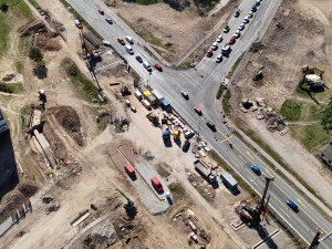 Na hradecké Miletě pokračuje vrtání pilot a řeší se kanalizace