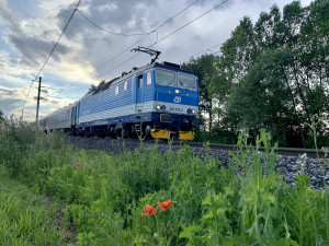 Vlakové cestující z Hradce Králové do Prahy čeká desetidenní výluka