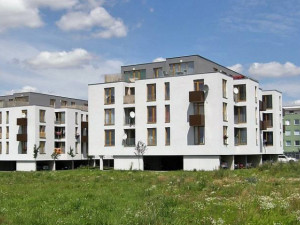 Veřejné losování rozhodlo o tom, kdo se nastěhuje do startovacích bytů v Hradci Králové