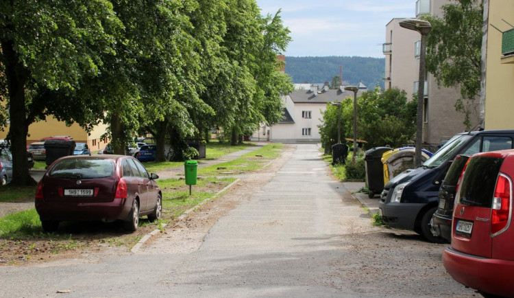 Ve Dvoře Králové odstartovala velká rekonstrukce sídliště. Omezí dopravu i parkování