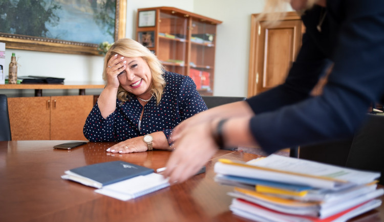 Za hradecký kraj usedne do Evropského parlamentu Klára Dostálová. Současná zastupitelka kraje.