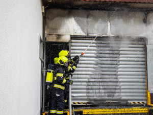 V Novém Městě nad Metují hořely potraviny