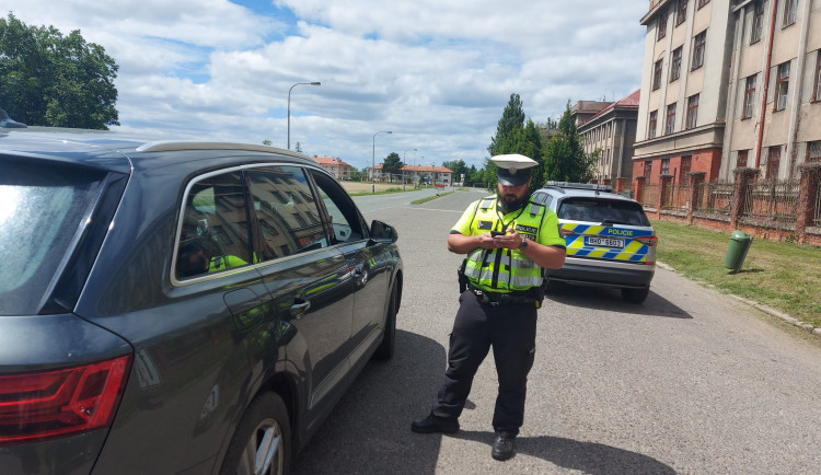 Falešné vstupenky, krádeže i dopravní přestupky. Během Rock for People měla policie plné ruce práce