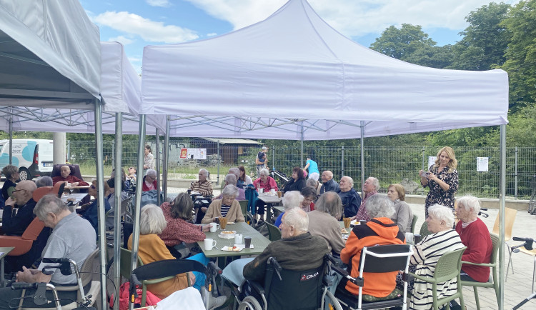 V Hradci Králové se konala oslava druhých narozenin Odlehčovací služby