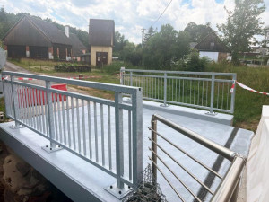 Po třech týdnech je dokončena rekonstrukce mostu U Sokolovny v Trutnově