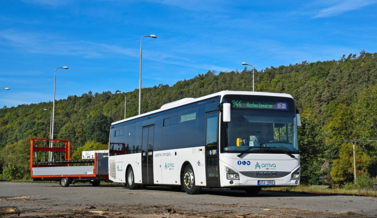 Letní cyklobus propojí celé Jeseníky. První cestující přepraví už během tohoto víkendu