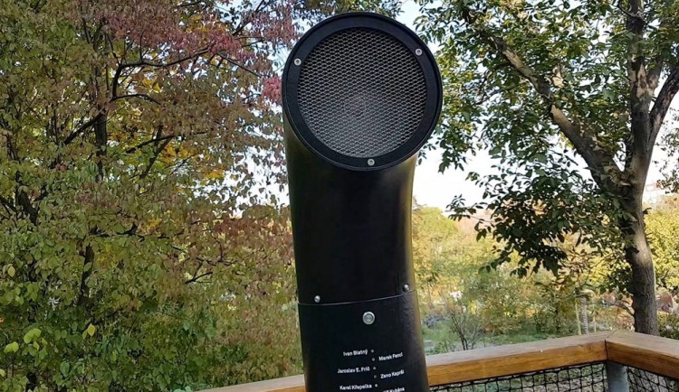 Na pražském letišti bude první Poesiomat. Představí to nejlepší, co Česko dalo světu