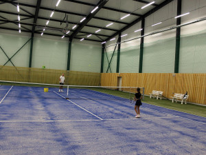 Jičín má novou sportovní halu. Sloužit bude pro tenis, badminton a další sporty