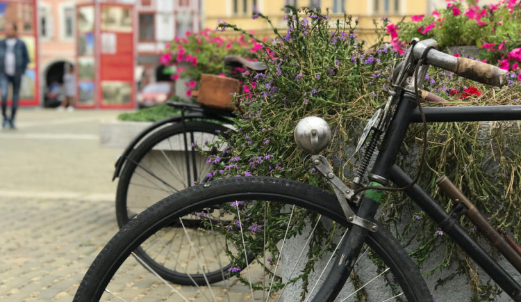 Město bude prodávat kola ze ztrát a nálezů. Cena je od sto korun