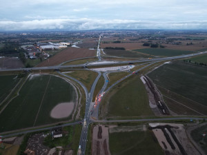 Příčinou zaplavení dálniční křižovatky D11 u Hradce Králové bylo bláto v kanalizaci